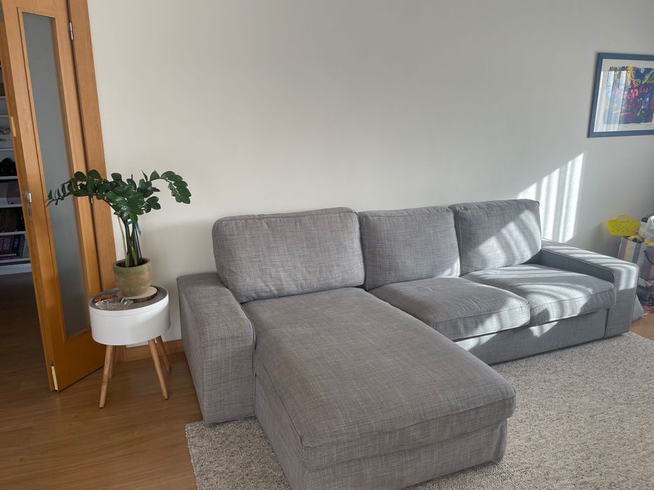 Sofá IKEA Kivik cinza