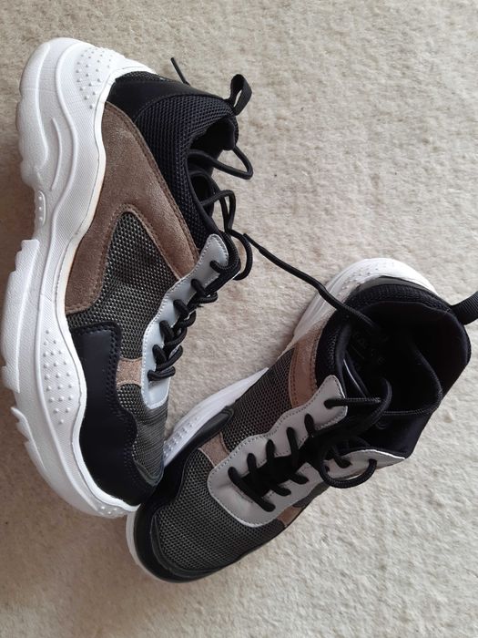 Tenis novos, numero 38