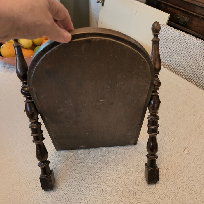 Espelho em madeira maciça