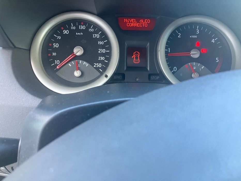 Renault Mégane Break, viatura espaçosa, confortável e muito económica, ideal para uso diário ou para família.