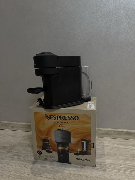 Кавоварка капсульна vertuo next