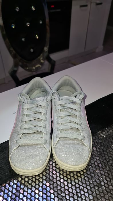 Śliczne Brokatowe Pumy