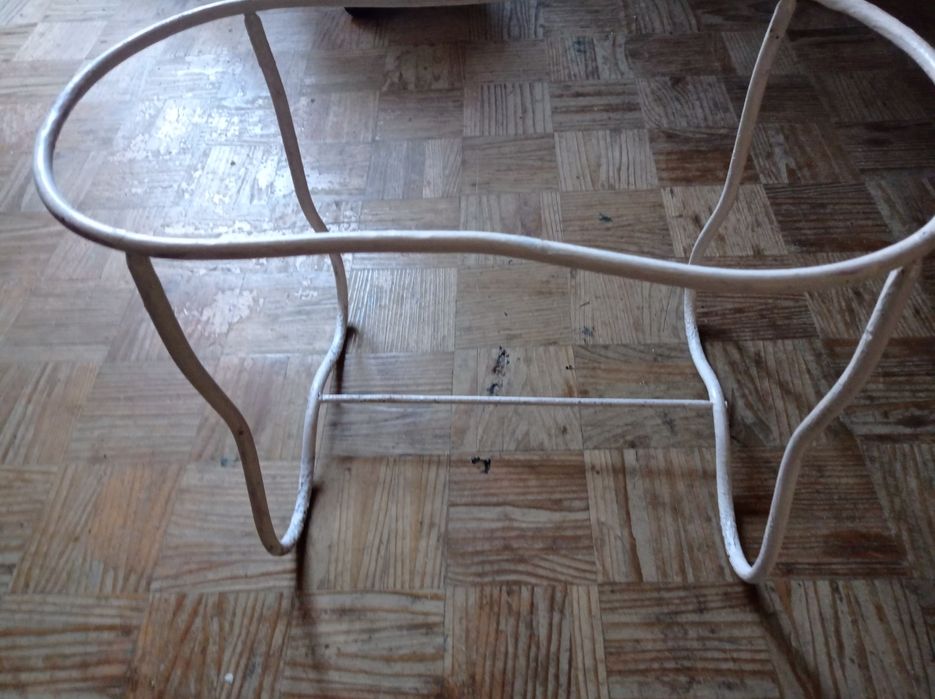 Armação em ferro para bidé antigo