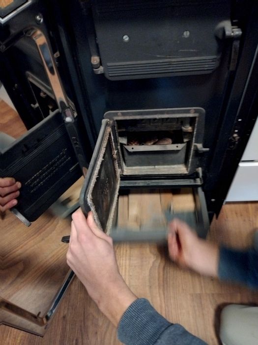 Двердопаливна піч