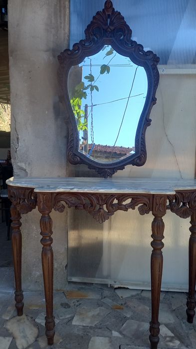 Conjunto de mesa antiga e espelho  .