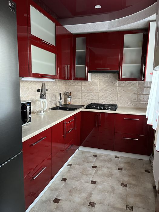 Сдам  1 квартиру по суточно  свет круглосуточно 2+1