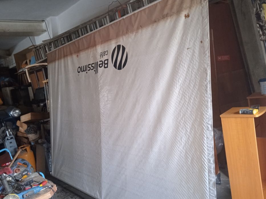 Toldo retrátil para café