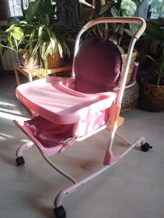 Столик для кормления малышей