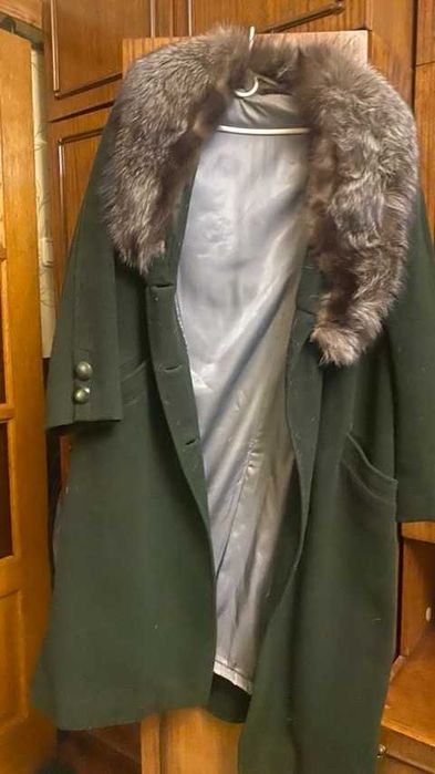 Продаю пальто Темно зелене драпове розкішне