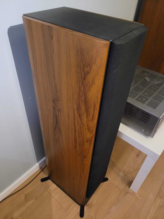 Yamaha Amplituner RXV659 + Kolumny NS8900 + Subwoofer Rubicon RSUB A12