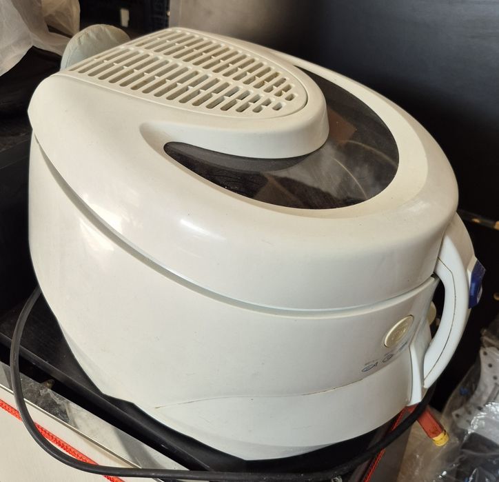 Фритюрница Delonghi