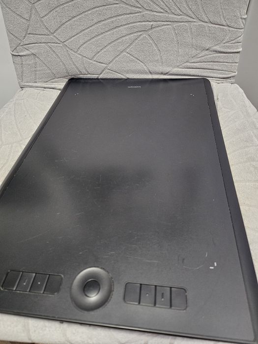 Графічний планшет Wacom Intuos Pro L PTH-860