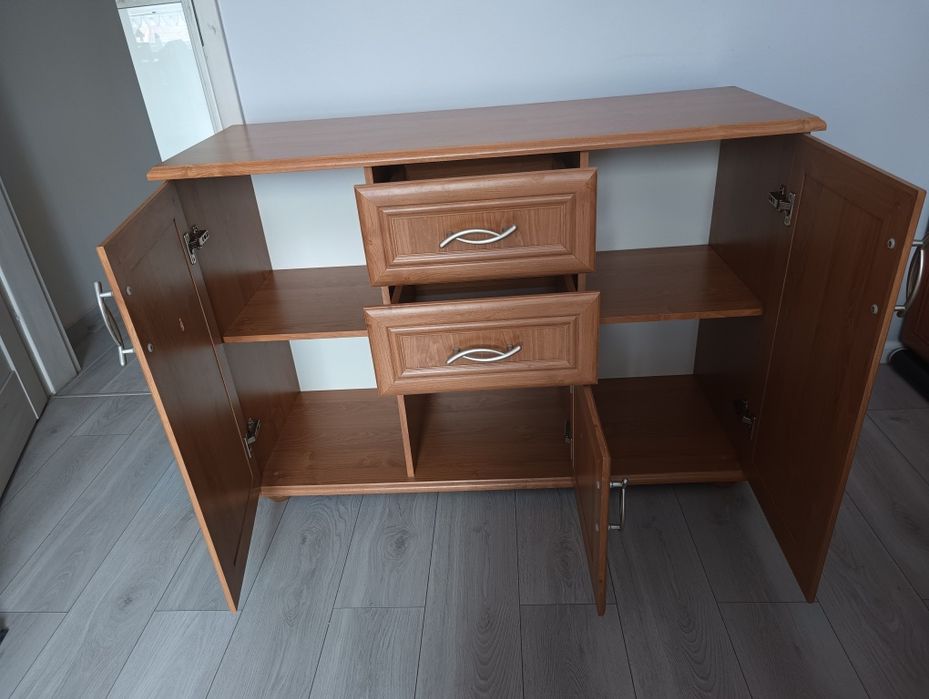 Komoda używana półki, szuflady