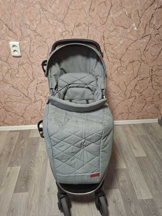Коляска прогулочная