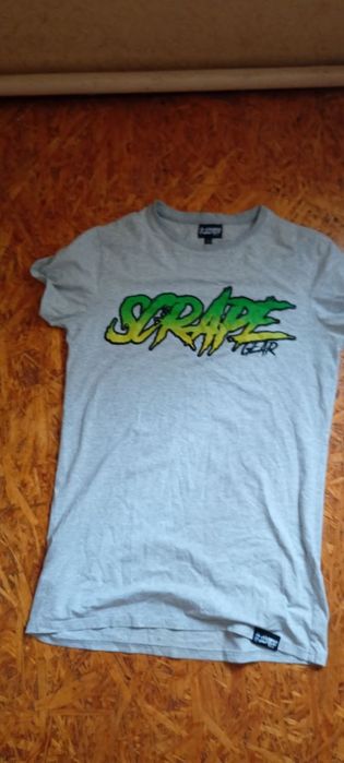 Продам футболку SCRAPE