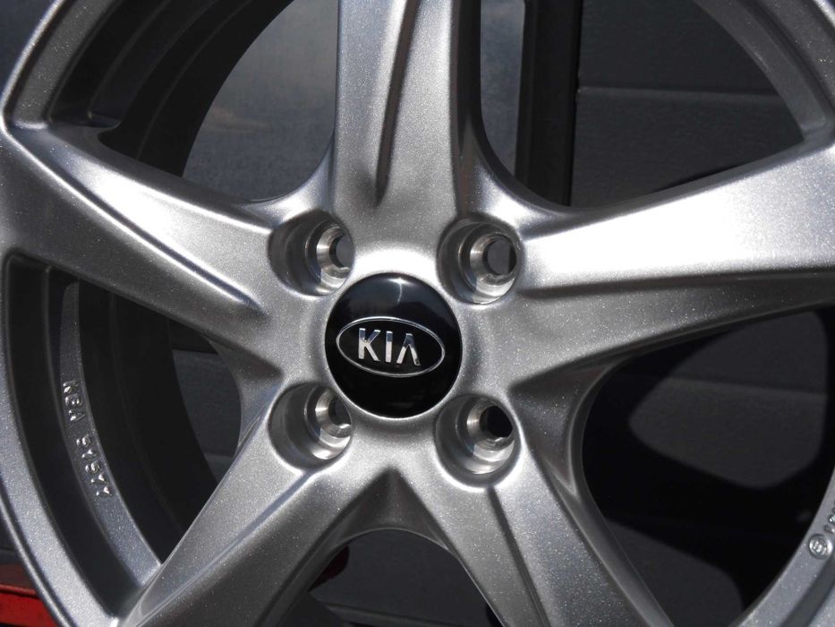Felgi aluminiowe RC Design 16 4x100 Kia Rio Stonic