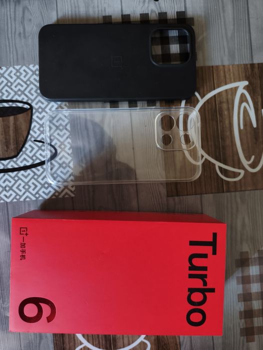 Продам смартфон  OnePlus Turbo 6
