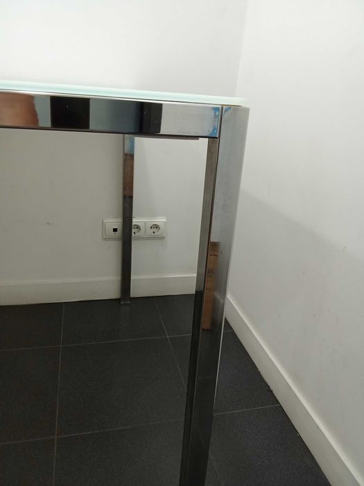 Mesa em vidro para 6/8. Pessoas