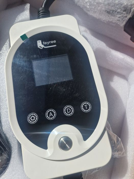 carregador de veículos elétricos portátil EV AC Charger Mode 2 com potência máxima de 22 kW.
