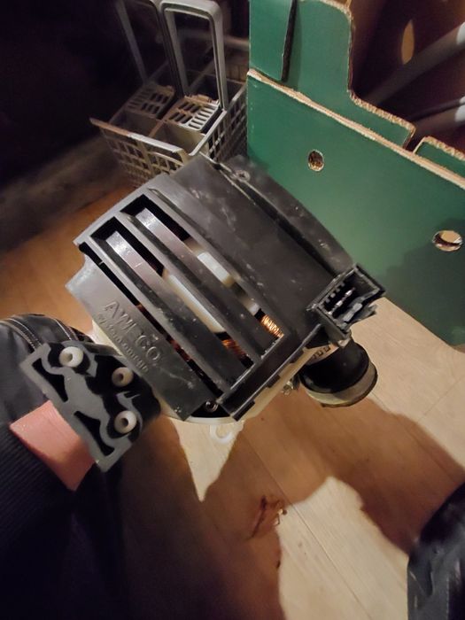 Hotpoin Ariston LFF 8M121  pompogrzałka zawór aqua stop
