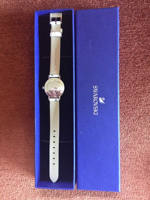 Relógio de senhora com cristais Swarovsky