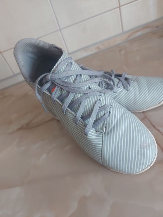 Halówki adidas chłopięce 38