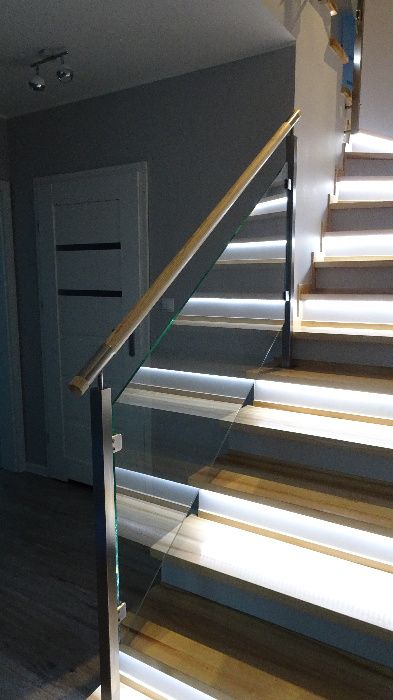 Balustrady, barierki nierdzewne, schody, zadaszenia.