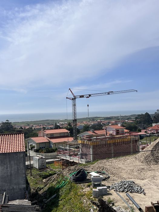 Alugo Casa T2 ( Ler Descrição)