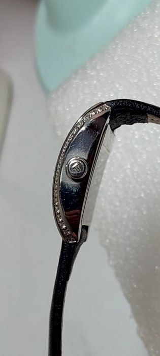 Часы швейцарские женские с бриллиантами