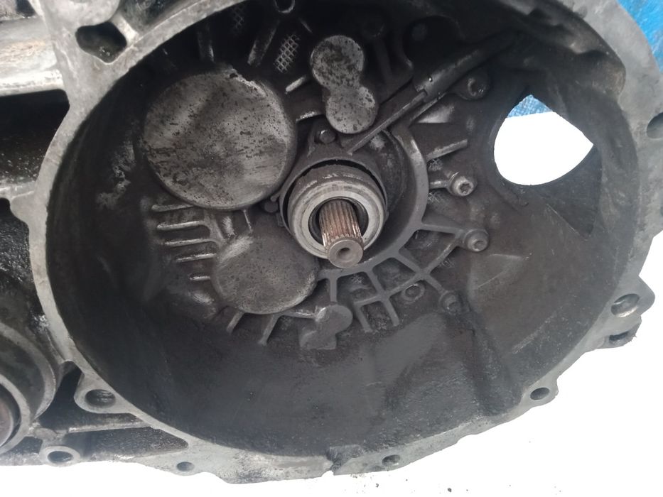 Коробка механика 6-ти ступка на Volkswagen Sharan