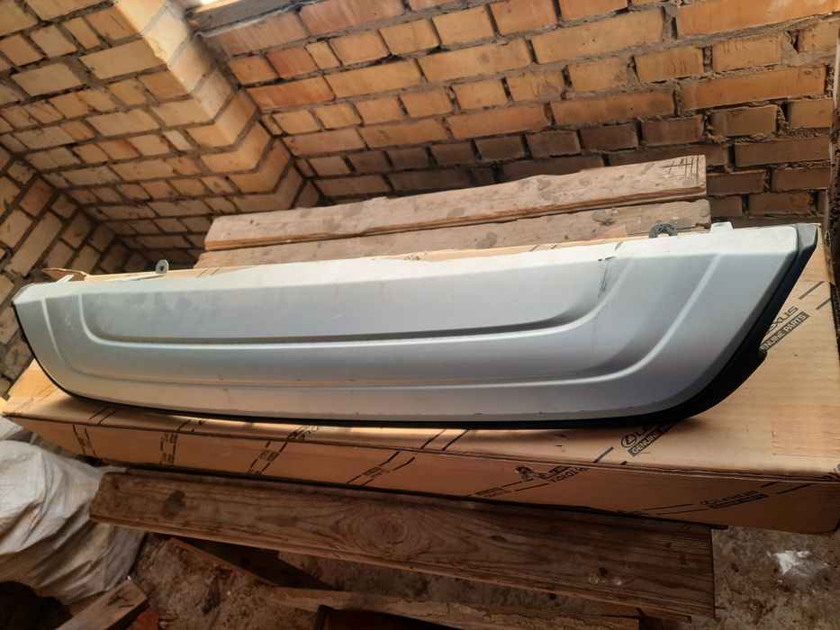 Накладка заднього бампера Lexus RX