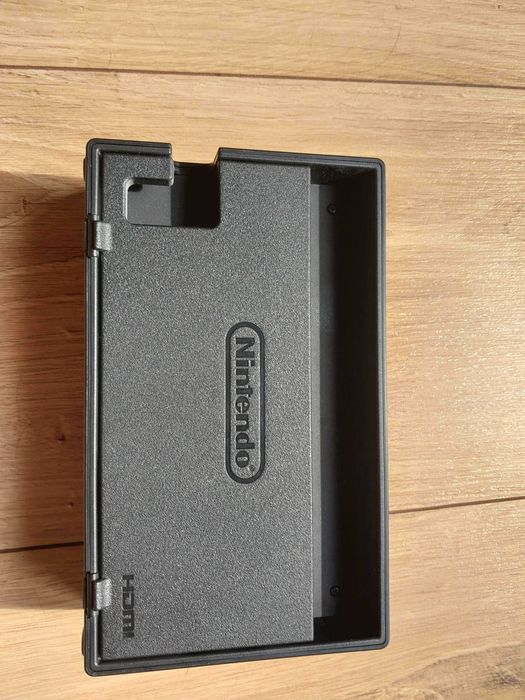 Nintendo Switch 32 GB + karta microSD 256 GB + 3 gry + stan idealny