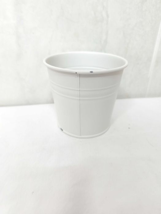 IKEA | Vaso branco em metal