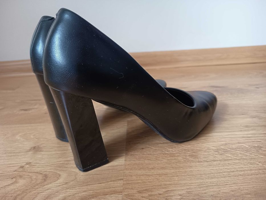 Czółenka damskie na słupku 9,5 cm / rozmiar 41