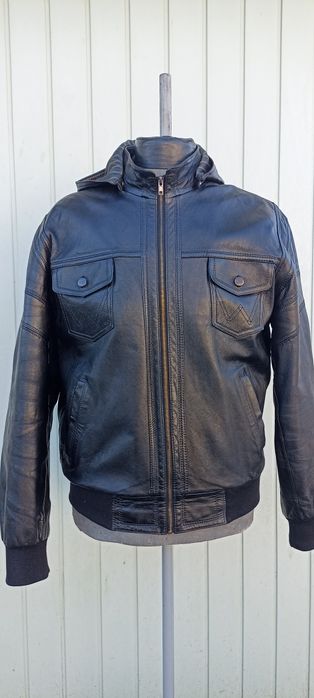 Чоловіча шкіряна куртка