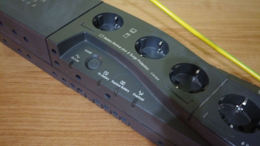 Упс Безперебійник APC 330Ват  Інвертор