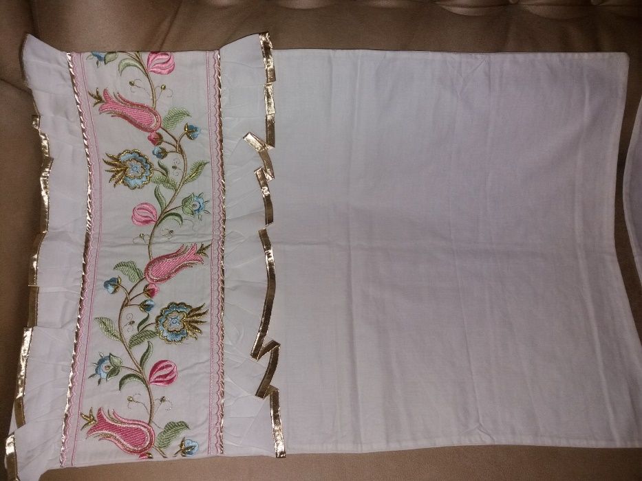 Продам одеяло, комплект постельного белья и велюровое покрывало.