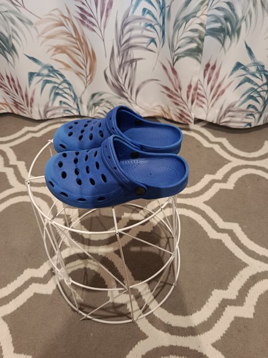 Crocsy w rozmiarze 32