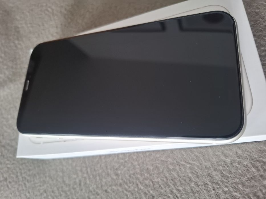IPhone 11 biały  64 gb