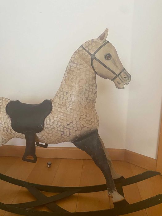 Cavalinho em em ferro pintado