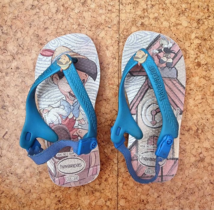 Havaianas Pinóquio em tons de azul e branco, tamanho 23-24 (EUR 25/26)