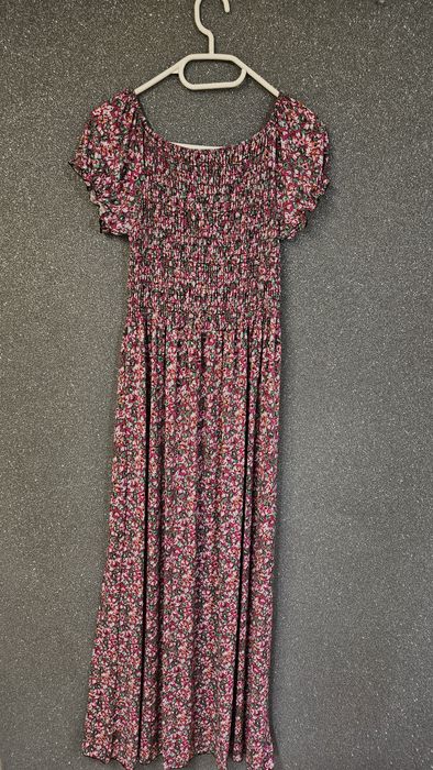 Sukienka w kwiatuszki J&X