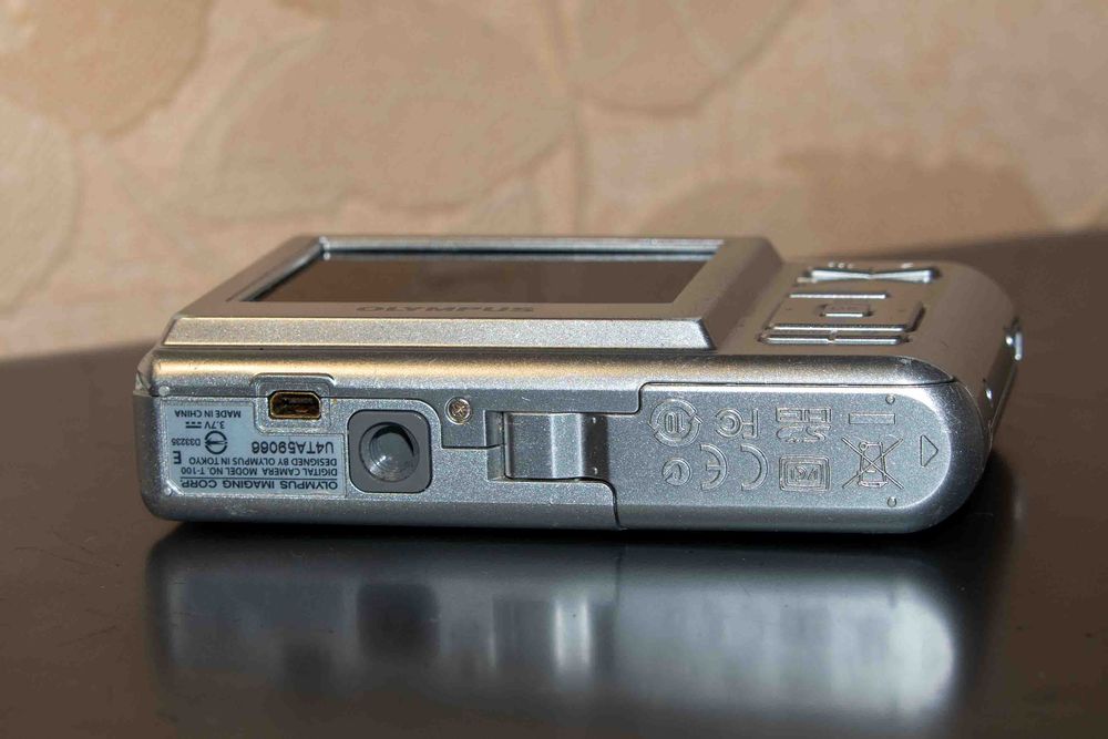 Коллекционный цифровой фотоаппарат Olympus T-100 zoom 12Мп.