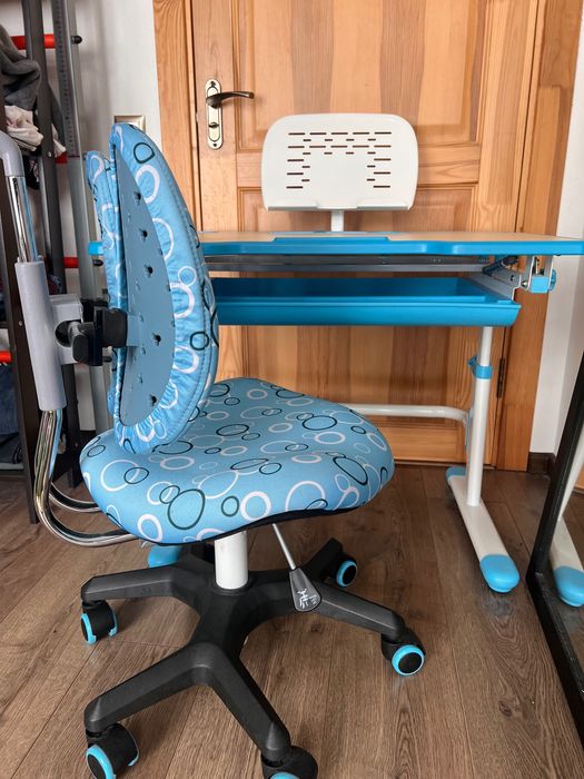 Дитяча парта з кріслом