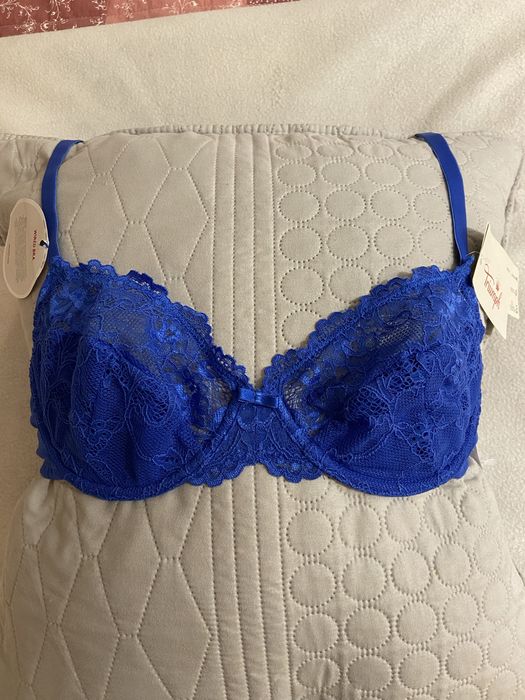 Biustonosz Triumph 80 B