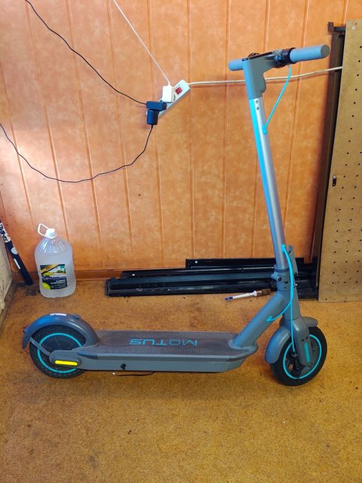 Hulajnoga elektryczna Motus Scooty 10