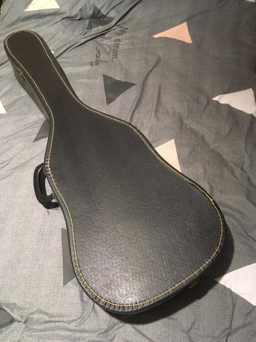 Продам корейську класичну гітару з кофром