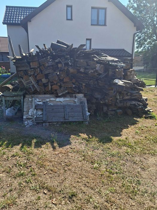 Drewno z rozbiorki domu