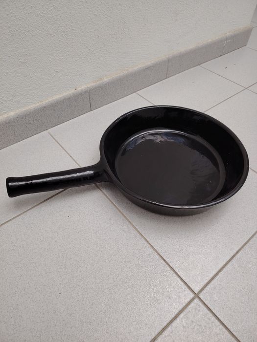 Frigideira em barro grande