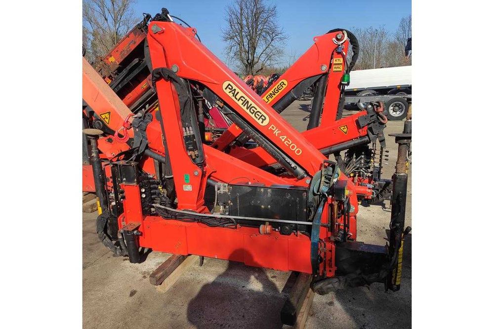 hds manipulator na busa palfinger pk4200 radiowy 2013 hiab fassi